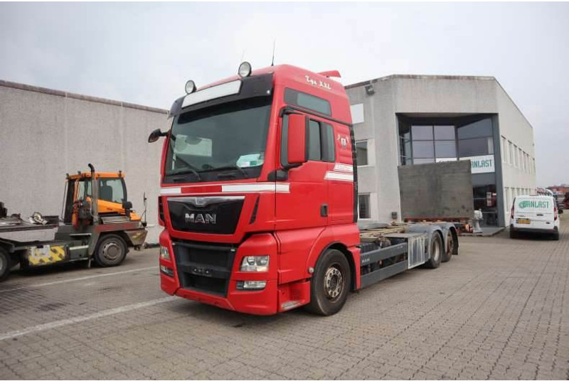 MAN TGX 26.440 EURO 6 - Container transporter/ Swap body truck: picture 1 MAN TGX 26.440 EURO 6 - Container transporter/ Swap body truck: picture 1