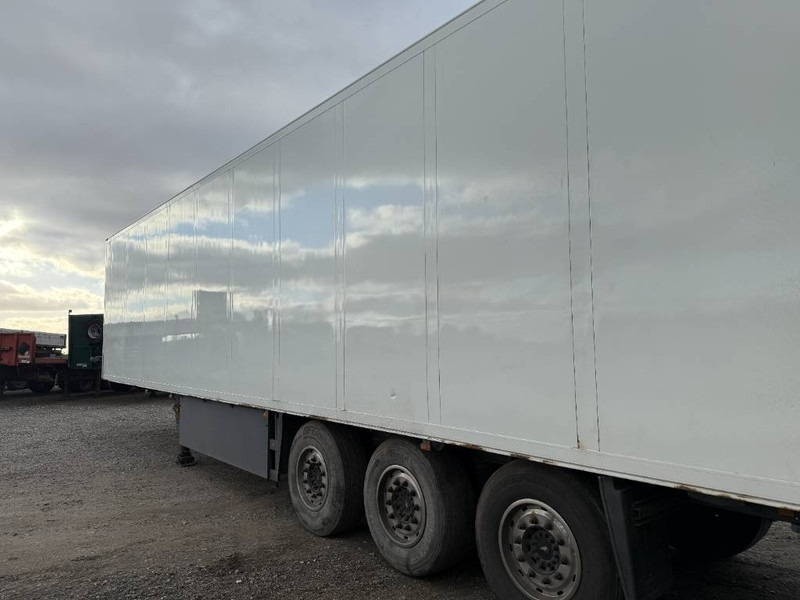 Schmitz Cargobull 3-axle 66pl. Vector1950MT Multitemp/Doppelkammer - Refrigerator semi-trailer: picture 5 Schmitz Cargobull 3-axle 66pl. Vector1950MT Multitemp/Doppelkammer - Refrigerator semi-trailer: picture 5