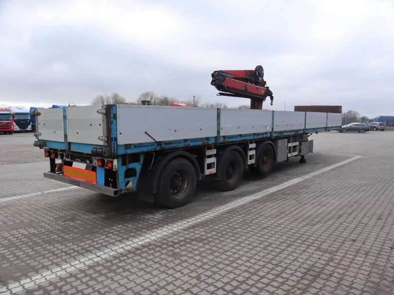 Pacton Med kran - Semi-trailer: picture 3 Pacton Med kran - Semi-trailer: picture 3