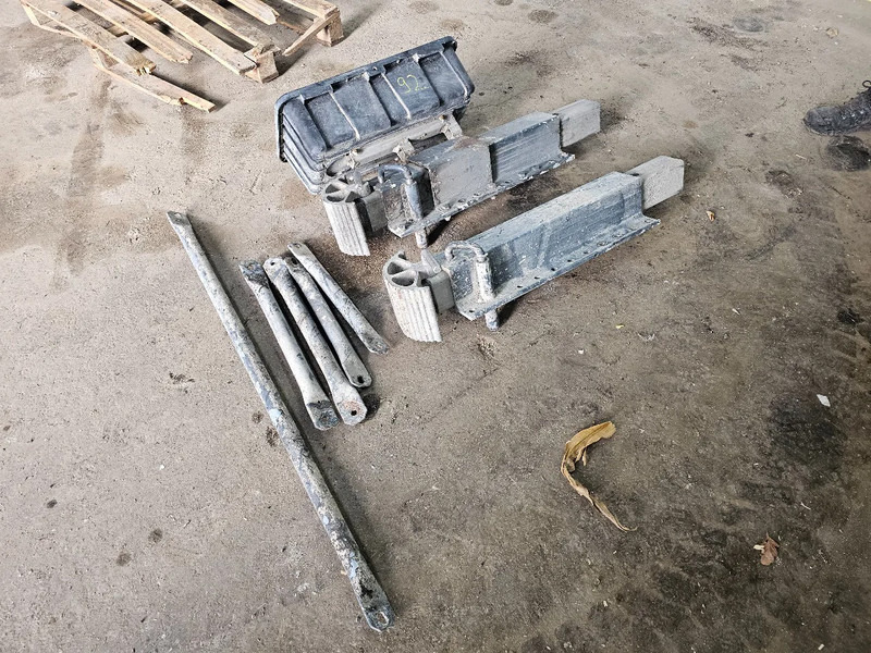 Jost Alimunium steunpoten 80 cm-max 144 cm - Frame/ Chassis for Truck: picture 2 Jost Alimunium steunpoten 80 cm-max 144 cm - Frame/ Chassis for Truck: picture 2