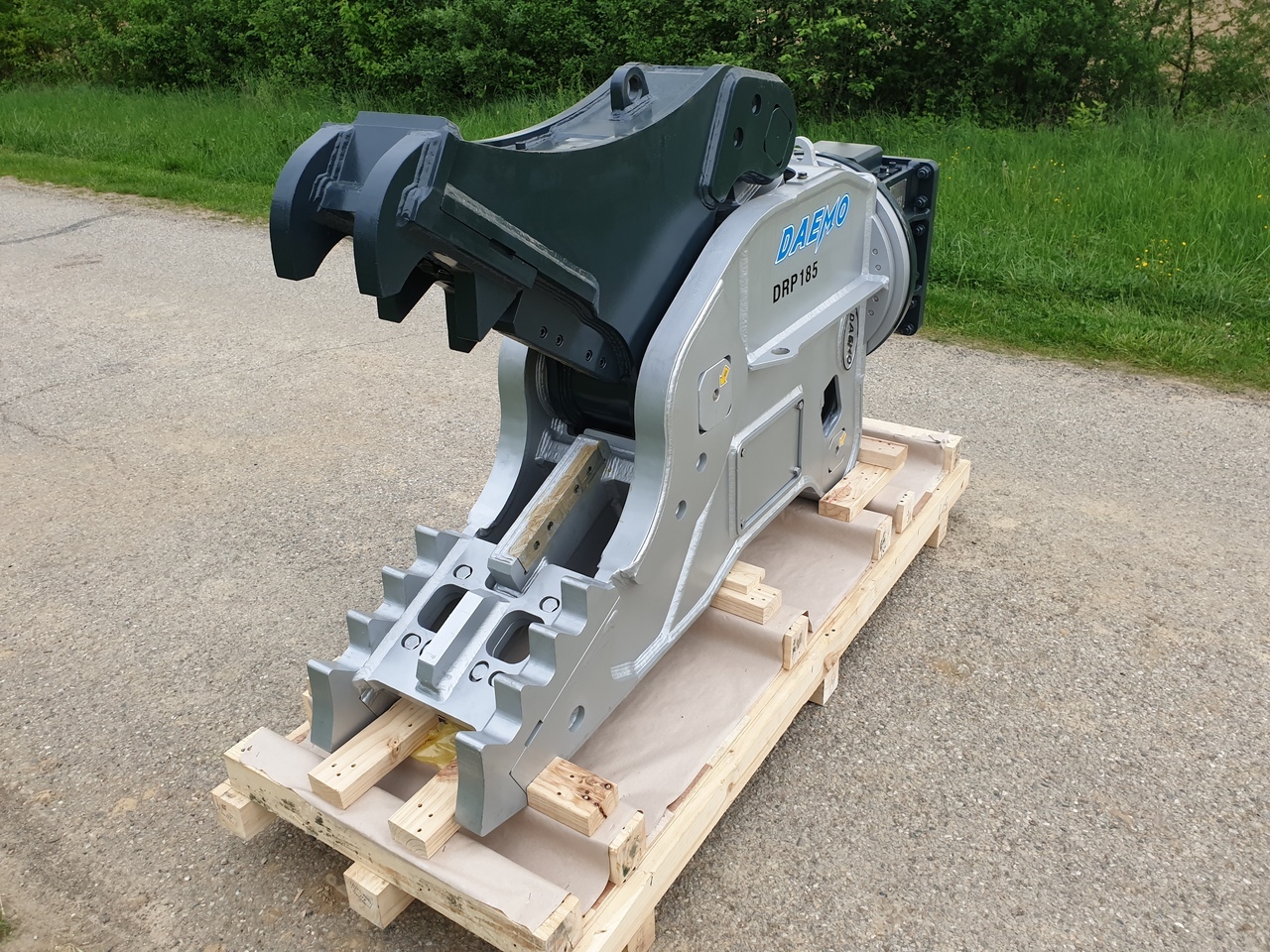 Daemo DRP 185 Pulverizer - Attachment for Excavator: picture 1 Daemo DRP 185 Pulverizer - Attachment for Excavator: picture 1