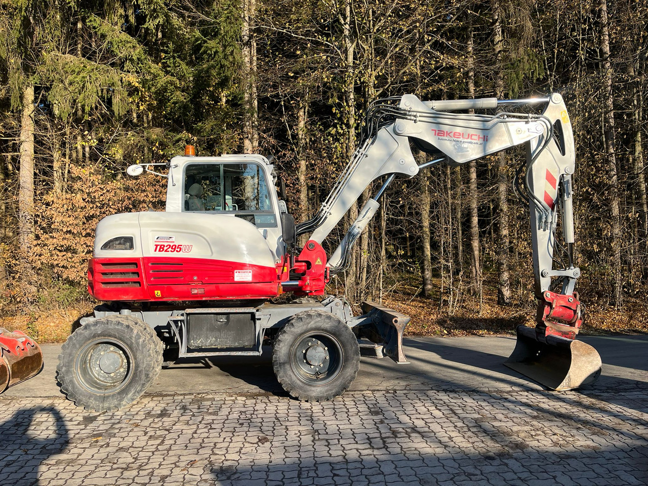 TAKEUCHI TB 295W - Wheel excavator: picture 2 TAKEUCHI TB 295W - Wheel excavator: picture 2