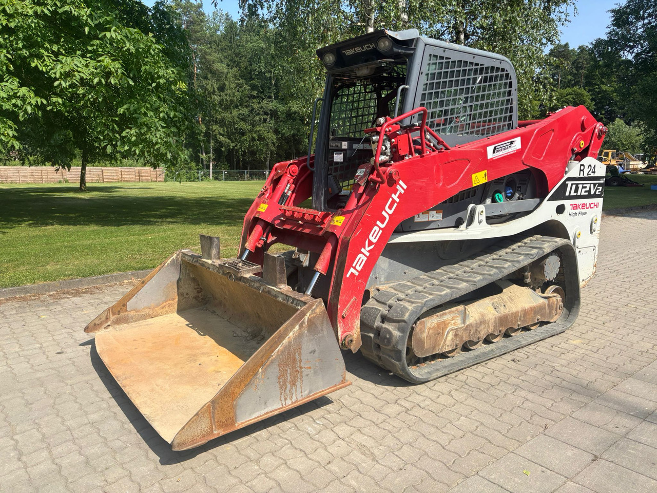 TAKEUCHI TL 12 V-2 - Compact track loader: picture 3 TAKEUCHI TL 12 V-2 - Compact track loader: picture 3