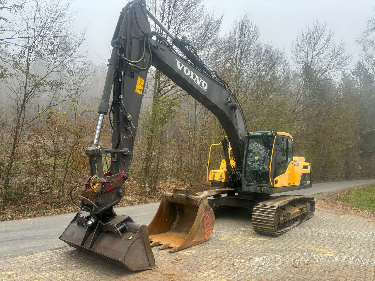 Volvo EC 220 DL - Crawler excavator: picture 3 Volvo EC 220 DL - Crawler excavator: picture 3