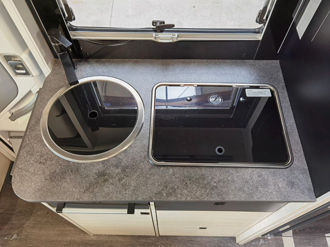 Semi-integrated motorhome Chausson 627 GA TITANIUM -PREMIUM /EINZELBETTEN & HUBBETT: picture 18 Semi-integrated motorhome Chausson 627 GA TITANIUM -PREMIUM /EINZELBETTEN & HUBBETT: picture 18