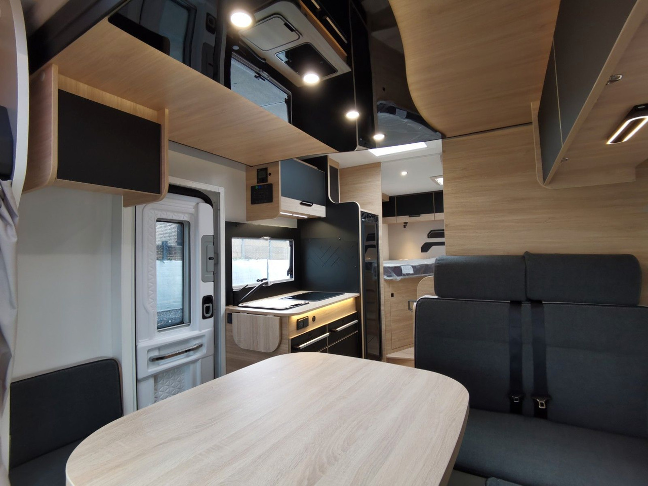 Semi-integrated motorhome Chausson 627 TITANIUM / -2026- / 165PS-8G. / EINZELBETTEN: picture 14 Semi-integrated motorhome Chausson 627 TITANIUM / -2026- / 165PS-8G. / EINZELBETTEN: picture 14