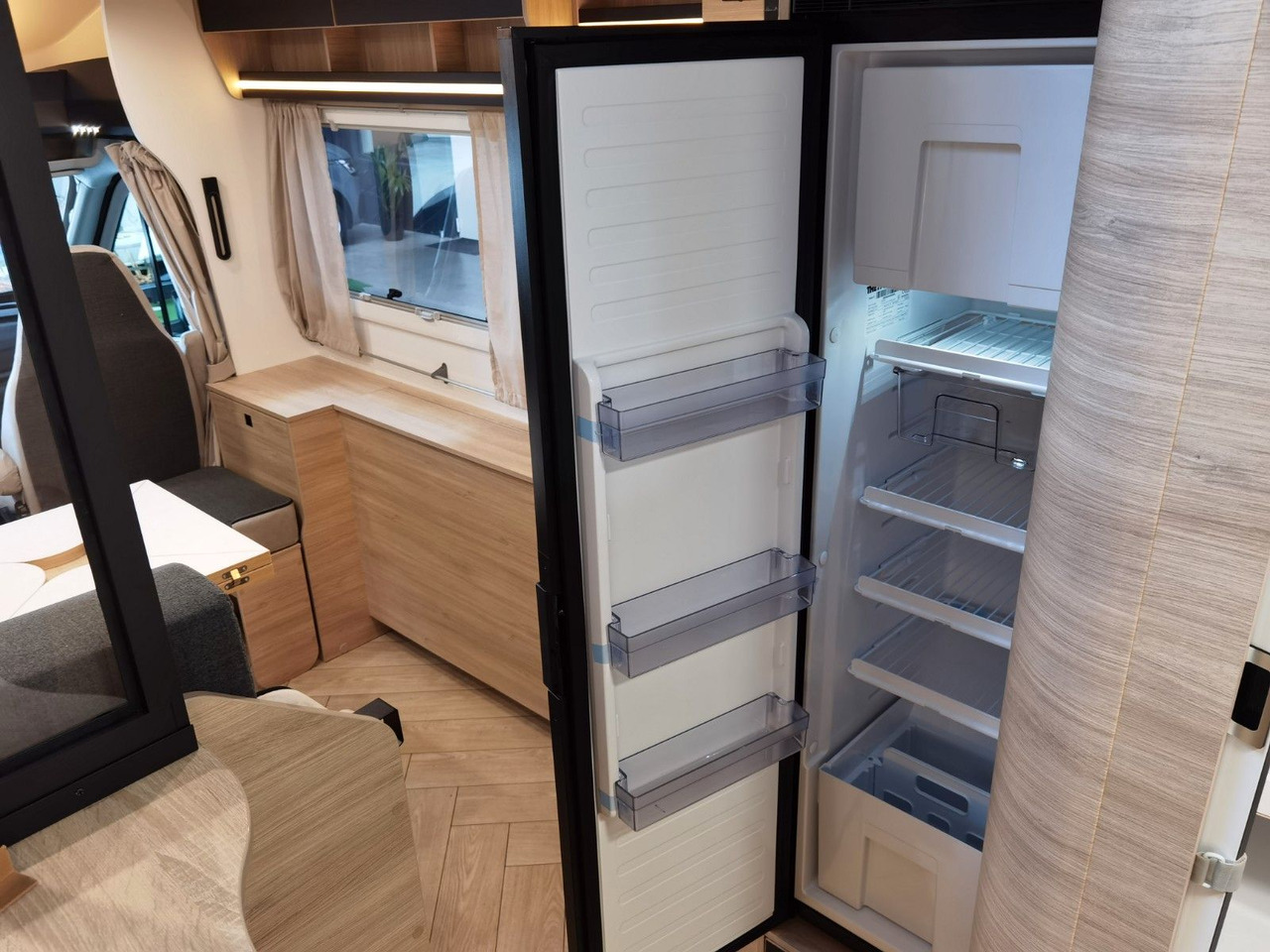 Semi-integrated motorhome Chausson 660 ETAPE LINE /-2025- / 640- XXL - HUBBETT / GA: picture 18