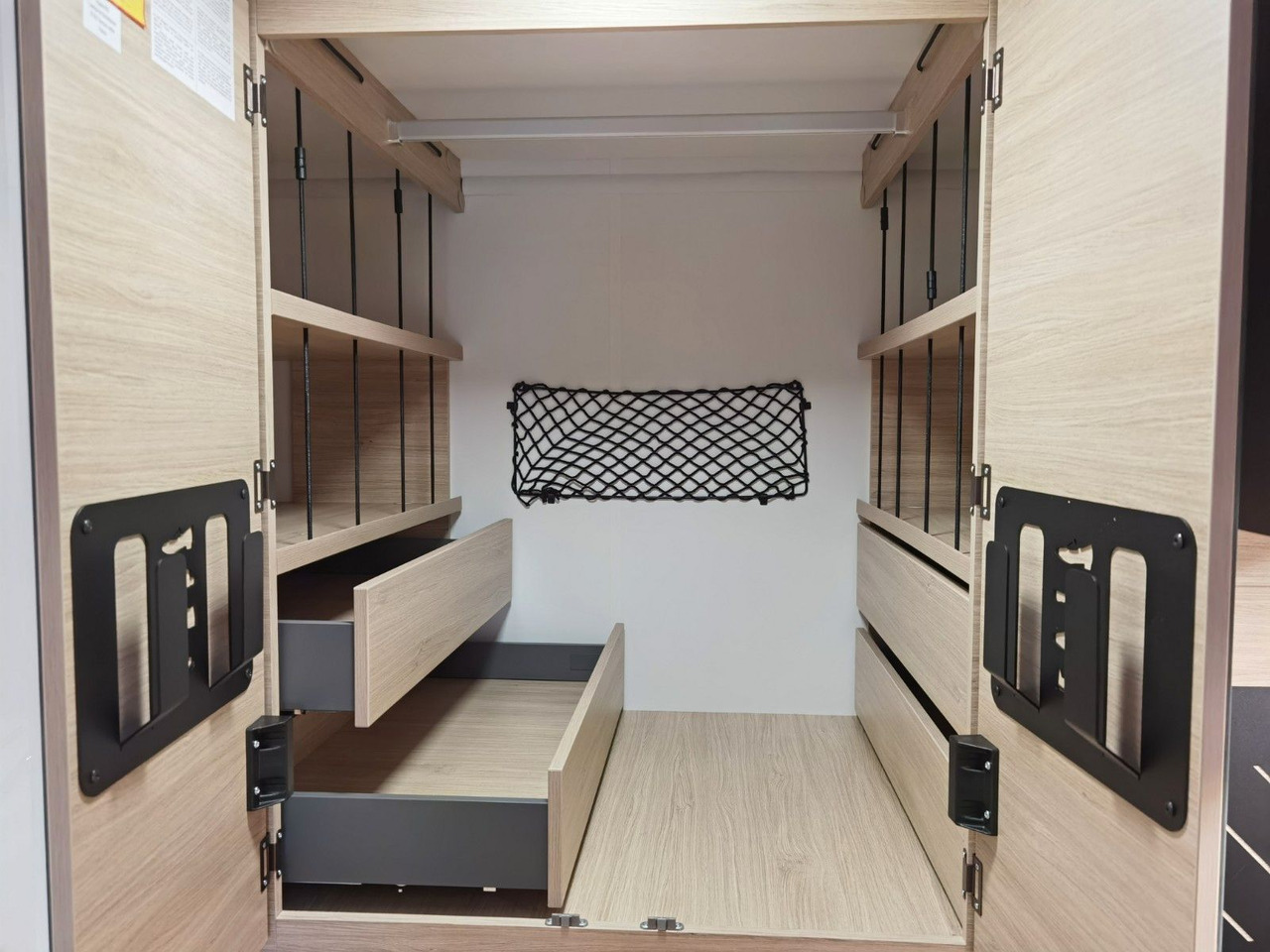 Semi-integrated motorhome Chausson 660 ETAPE LINE /-2025- / 640- XXL - HUBBETT / GA: picture 21