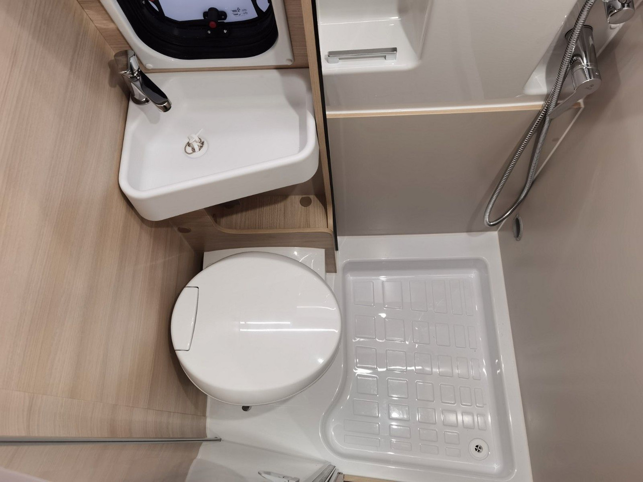 Camper van Chausson V697 SPORT LINE / -2026- / 140-8G./ EINZELBETTEN: picture 20