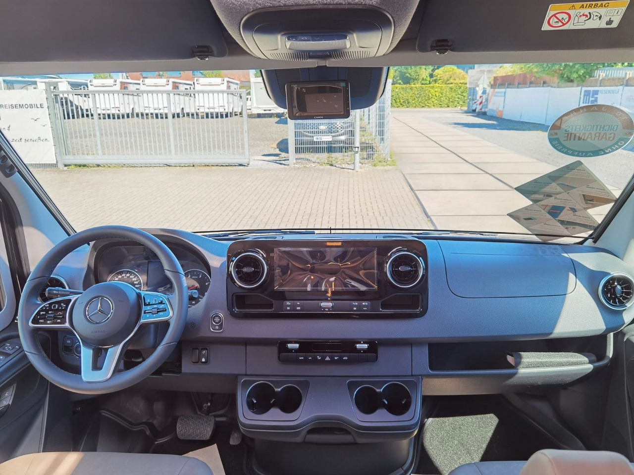 Semi-integrated motorhome Eura Mobil PROFILA T 696 EB /-2025-/ S-PAKET / EINZELBETTEN: picture 11 Semi-integrated motorhome Eura Mobil PROFILA T 696 EB /-2025-/ S-PAKET / EINZELBETTEN: picture 11