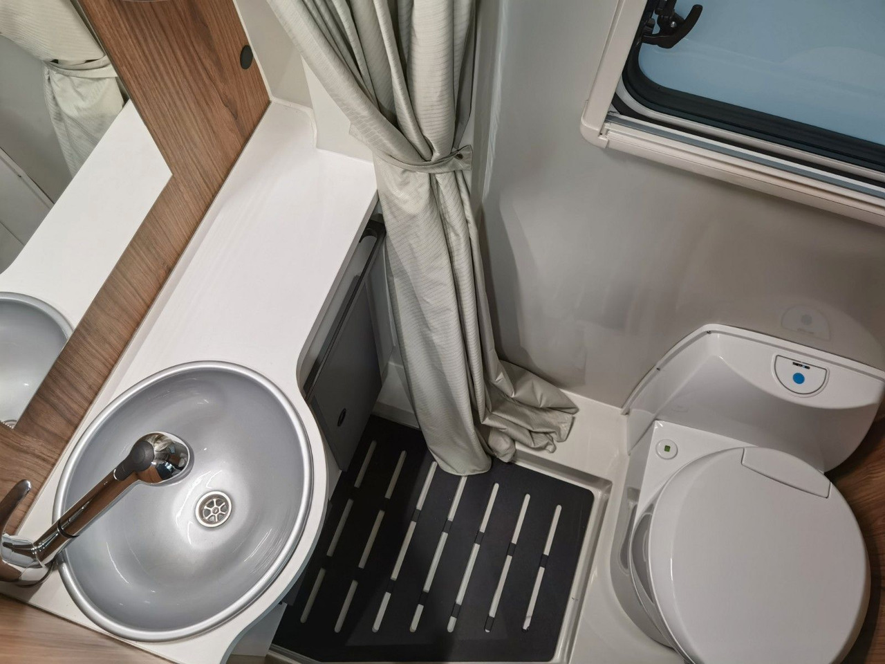 Camper van Karmann DEXTER 600 / -2026- /8G.AUTOMATIK / EINZELBETTEN: picture 20 Camper van Karmann DEXTER 600 / -2026- /8G.AUTOMATIK / EINZELBETTEN: picture 20