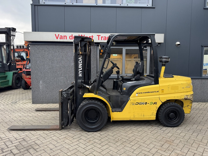 Hyundai 50DA-9A Triplo 440 Freelift / Sideshift / Vorkversteller Kubota Diesel 2015 - Diesel forklift: picture 1 Hyundai 50DA-9A Triplo 440 Freelift / Sideshift / Vorkversteller Kubota Diesel 2015 - Diesel forklift: picture 1