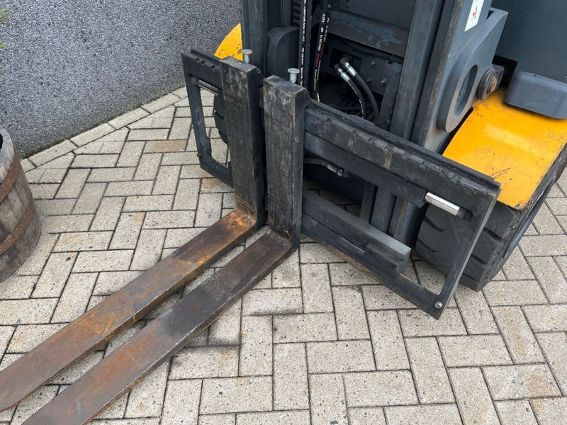 Electric forklift Jungheinrich EFG 430: picture 7