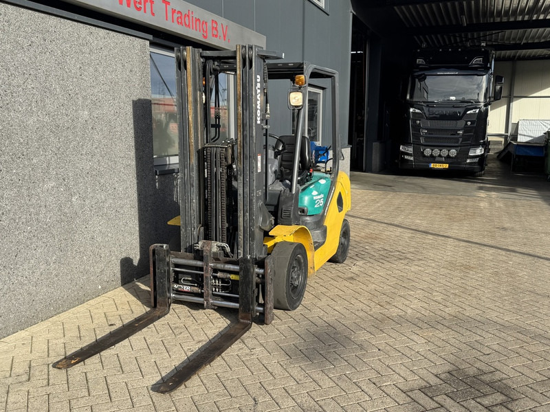 Komatsu FG25HT-16R Triplo 470 Freelift / Sideshift / Vorkversteller LPG 2008 - LPG forklift: picture 2 Komatsu FG25HT-16R Triplo 470 Freelift / Sideshift / Vorkversteller LPG 2008 - LPG forklift: picture 2