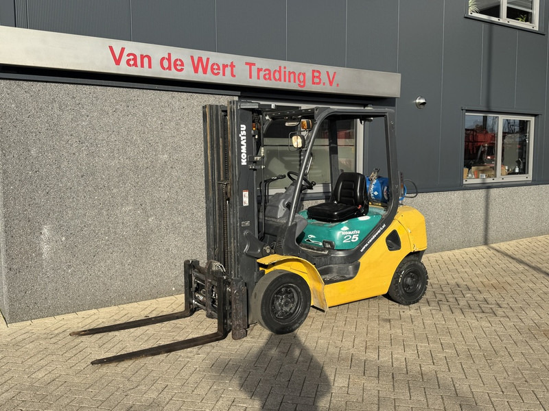 Komatsu FG25HT-16R Triplo 470 Freelift / Sideshift / Vorkversteller LPG 2008 - LPG forklift: picture 3 Komatsu FG25HT-16R Triplo 470 Freelift / Sideshift / Vorkversteller LPG 2008 - LPG forklift: picture 3