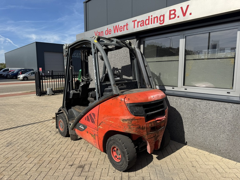 Linde H25D-02 Triplo 470 Freelift / Sideshift VW Diesel 2014 - Diesel forklift: picture 4 Linde H25D-02 Triplo 470 Freelift / Sideshift VW Diesel 2014 - Diesel forklift: picture 4