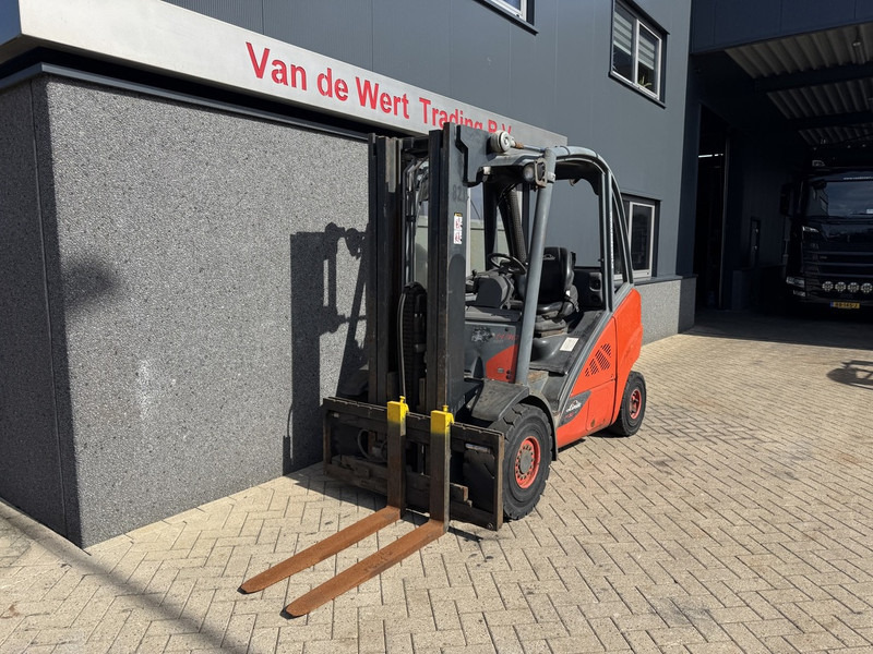 Linde H30D-02 Triplo 465 Freelift / Sideshift / VW Diesel 2014 - Diesel forklift: picture 3 Linde H30D-02 Triplo 465 Freelift / Sideshift / VW Diesel 2014 - Diesel forklift: picture 3