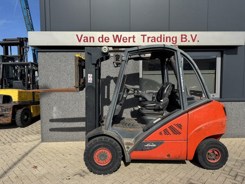 Linde H30D-02 Triplo 465 Freelift / Sideshift / VW Diesel 2014 - Diesel forklift: picture 5 Linde H30D-02 Triplo 465 Freelift / Sideshift / VW Diesel 2014 - Diesel forklift: picture 5