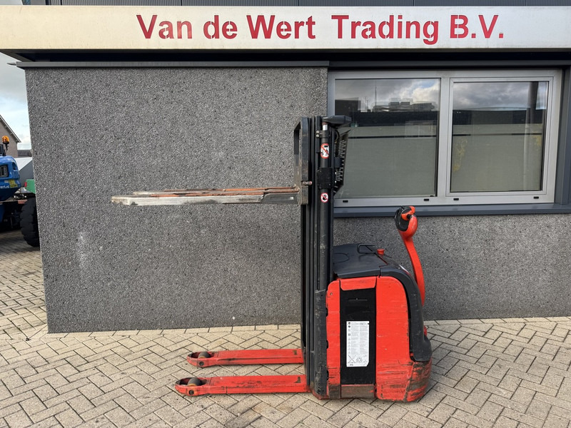 Onbekend - Stacker: picture 5 Onbekend - Stacker: picture 5