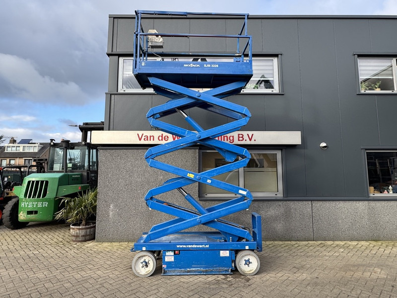 Skyjack SJ 3226 - Scissor lift: picture 4 Skyjack SJ 3226 - Scissor lift: picture 4