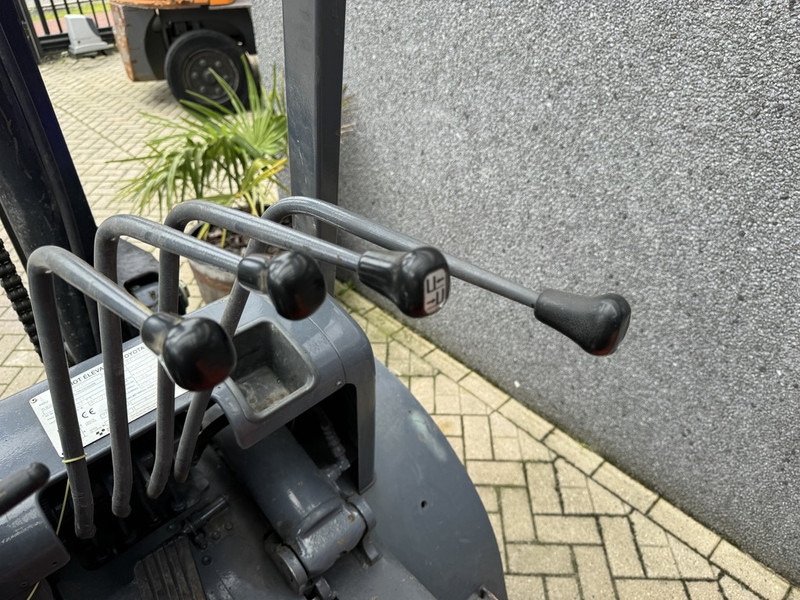 Diesel forklift Toyota 02-6 FD 40: picture 16