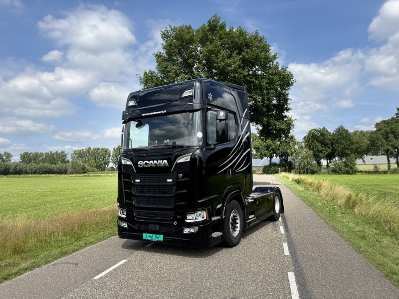 Scania S520 V8 4x2 Full Air - Automaat - Retarder - Euro 6 - I Park Cool - 2018 - Exhaust Pipe - TUV 02-2026 - Tractor unit: picture 2 Scania S520 V8 4x2 Full Air - Automaat - Retarder - Euro 6 - I Park Cool - 2018 - Exhaust Pipe - TUV 02-2026 - Tractor unit: picture 2