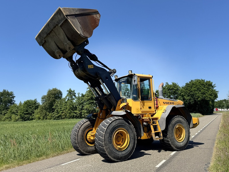 Volvo L110E - Wheel loader: picture 2 Volvo L110E - Wheel loader: picture 2