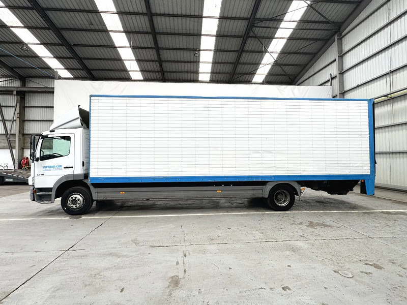 Mercedes-Benz Atego 1218 SIDE DOOR / LIFT / LAMMES - LAMMES / BLATT - BLATT - Box truck: picture 2 Mercedes-Benz Atego 1218 SIDE DOOR / LIFT / LAMMES - LAMMES / BLATT - BLATT - Box truck: picture 2