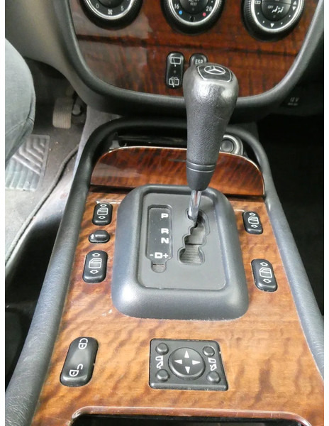 SUV Mercedes-Benz M-Klasse ML 270 CDI 4x4: picture 14