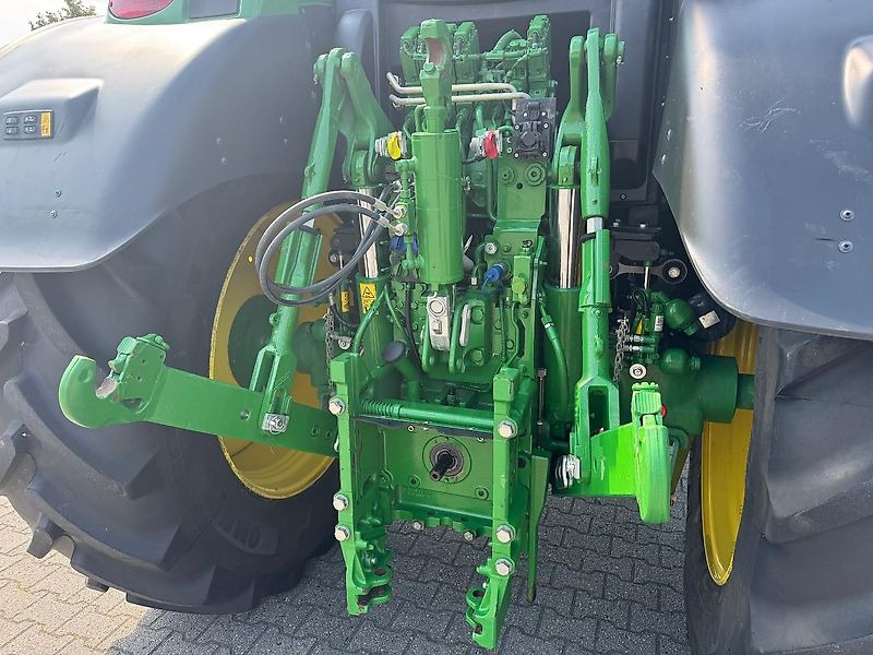 John Deere 6R215 AP 50KM COMMAND-PRO 2023 2690 UUR!!! - Farm tractor: picture 4 John Deere 6R215 AP 50KM COMMAND-PRO 2023 2690 UUR!!! - Farm tractor: picture 4