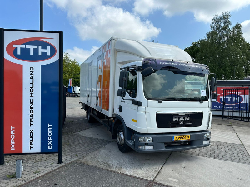 MAN TGL 12.220 4X2 BB Box + Taillift Manual gearbox NL Truck - Box truck: picture 1 MAN TGL 12.220 4X2 BB Box + Taillift Manual gearbox NL Truck - Box truck: picture 1