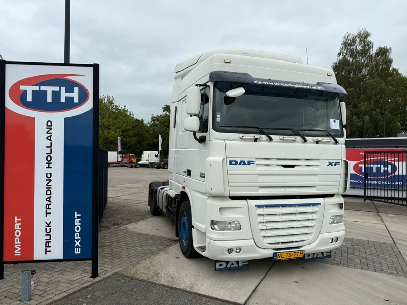 DAF XF105.460 SpaceCab ATE Intarder 2x Fueltank - Tractor unit: picture 1 DAF XF105.460 SpaceCab ATE Intarder 2x Fueltank - Tractor unit: picture 1
