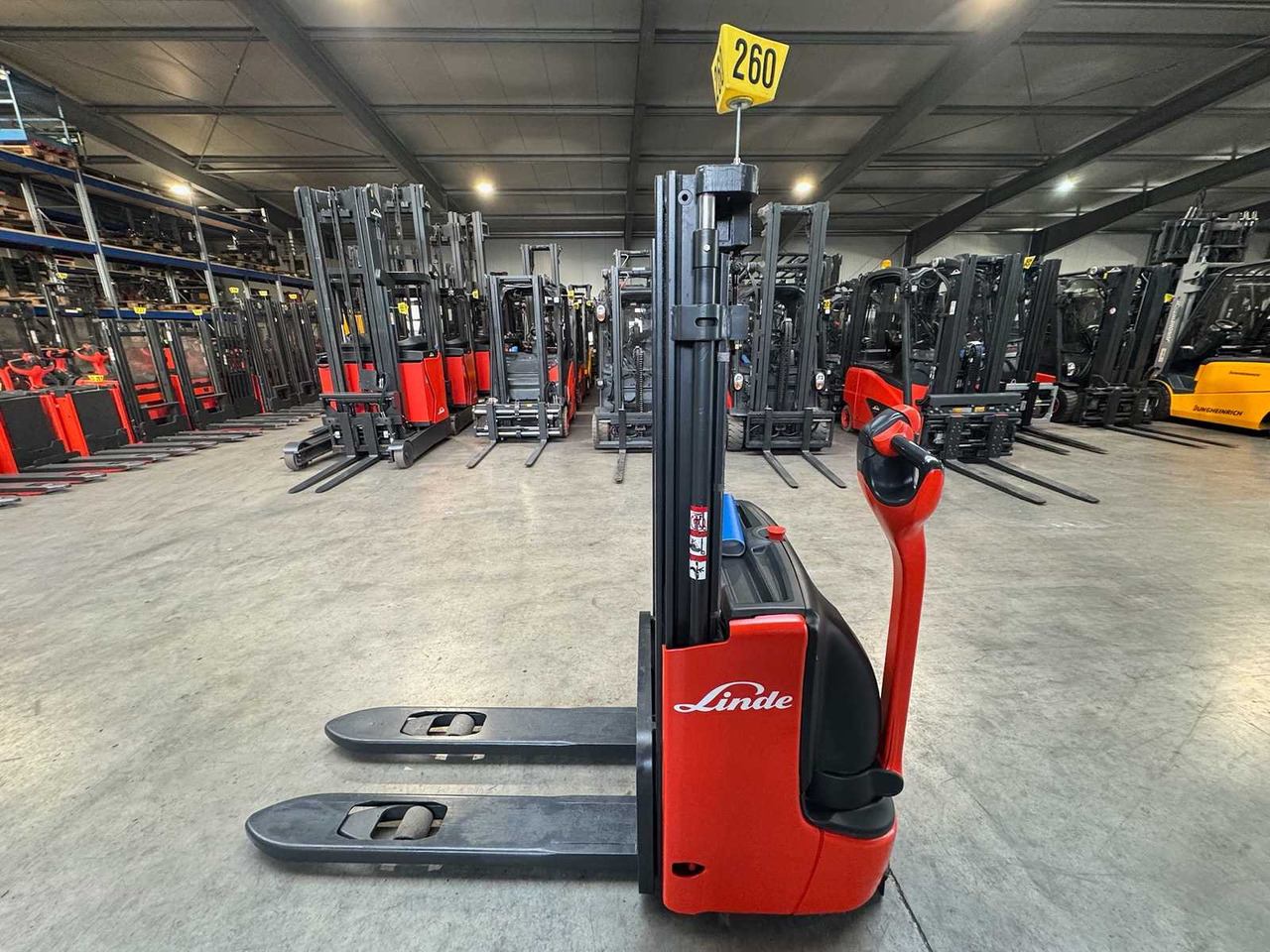 11/2016 S+UVV 11/2026 LINDE L10 STACKER PALLET TRUCK ANT 722 HOURS - Forklift: picture 1 11/2016 S+UVV 11/2026 LINDE L10 STACKER PALLET TRUCK ANT 722 HOURS - Forklift: picture 1