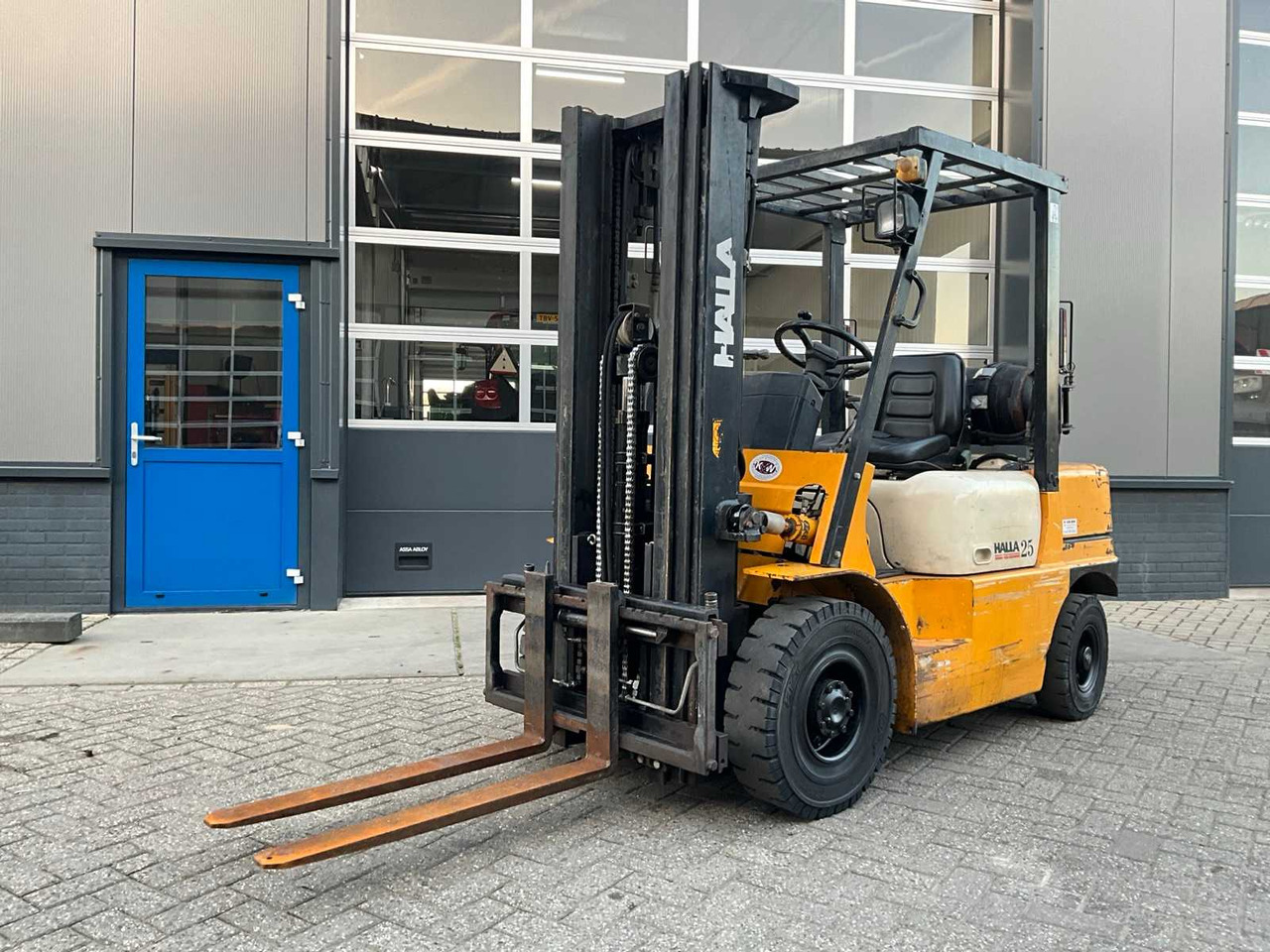 1999 HALLA HLF25 FORKLIFT - Forklift: picture 1 1999 HALLA HLF25 FORKLIFT - Forklift: picture 1