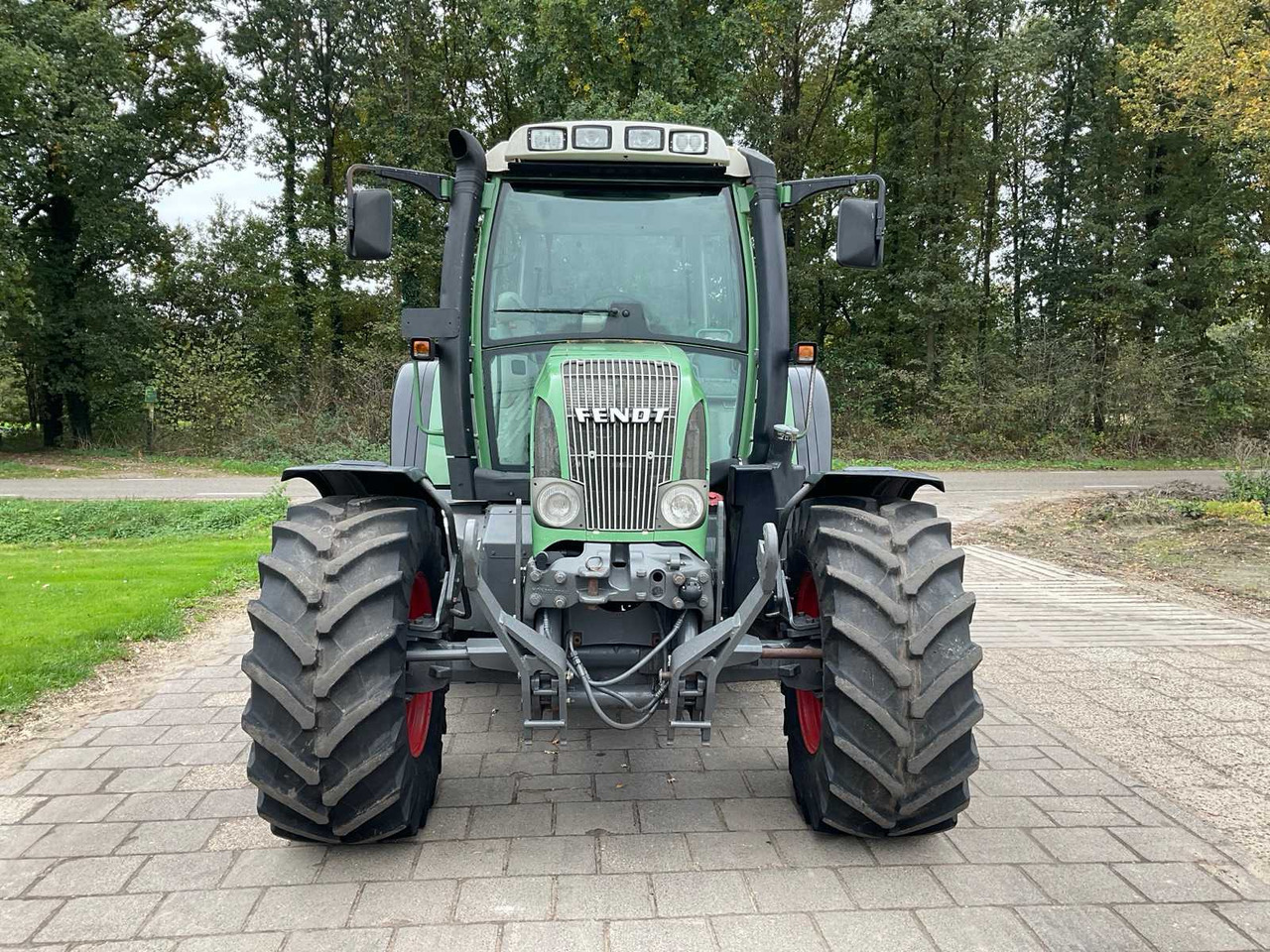 2000 FENDT FARMER 410 VARIO ALL-WHEEL DRIVE FARM TRACTOR - Farm tractor: picture 2 2000 FENDT FARMER 410 VARIO ALL-WHEEL DRIVE FARM TRACTOR - Farm tractor: picture 2