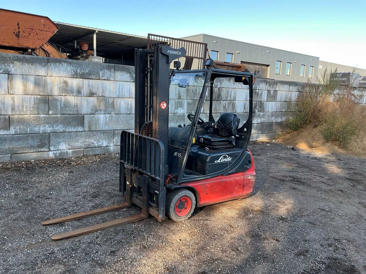 2003 LINDE E16 C02 FORKLIFT - Forklift: picture 1 2003 LINDE E16 C02 FORKLIFT - Forklift: picture 1