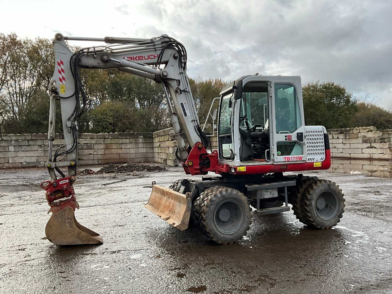 2005 TAKEUCHI TB175W WHEELED EXCAVATOR - Wheel excavator: picture 5 2005 TAKEUCHI TB175W WHEELED EXCAVATOR - Wheel excavator: picture 5