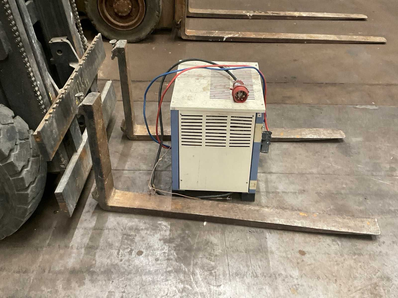 2006 BALKANCAR EV30-4020S FORKLIFT - Forklift: picture 5 2006 BALKANCAR EV30-4020S FORKLIFT - Forklift: picture 5