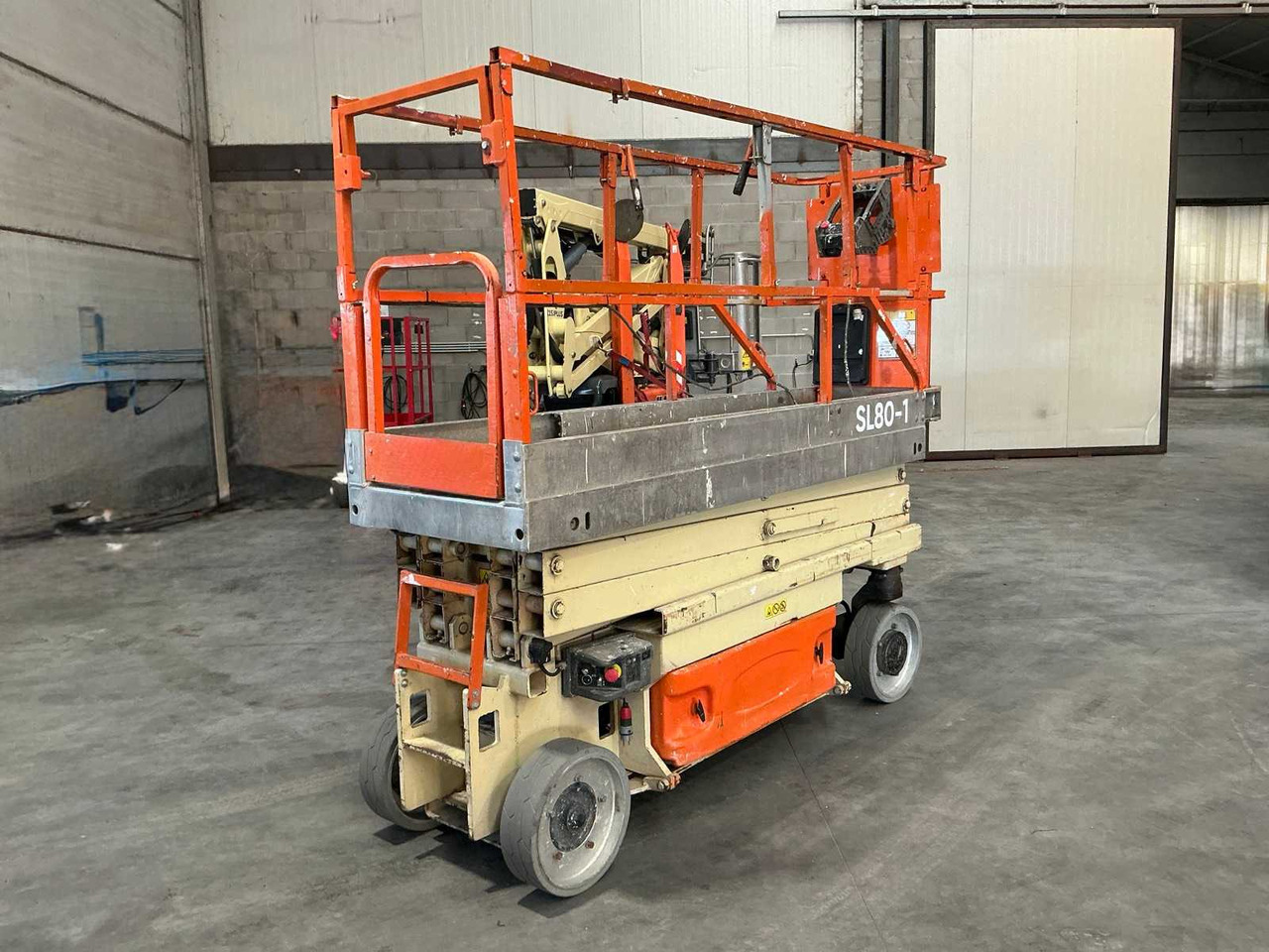 2006 JLG 2030ES SCISSOR LIFT - Aerial platform: picture 5 2006 JLG 2030ES SCISSOR LIFT - Aerial platform: picture 5