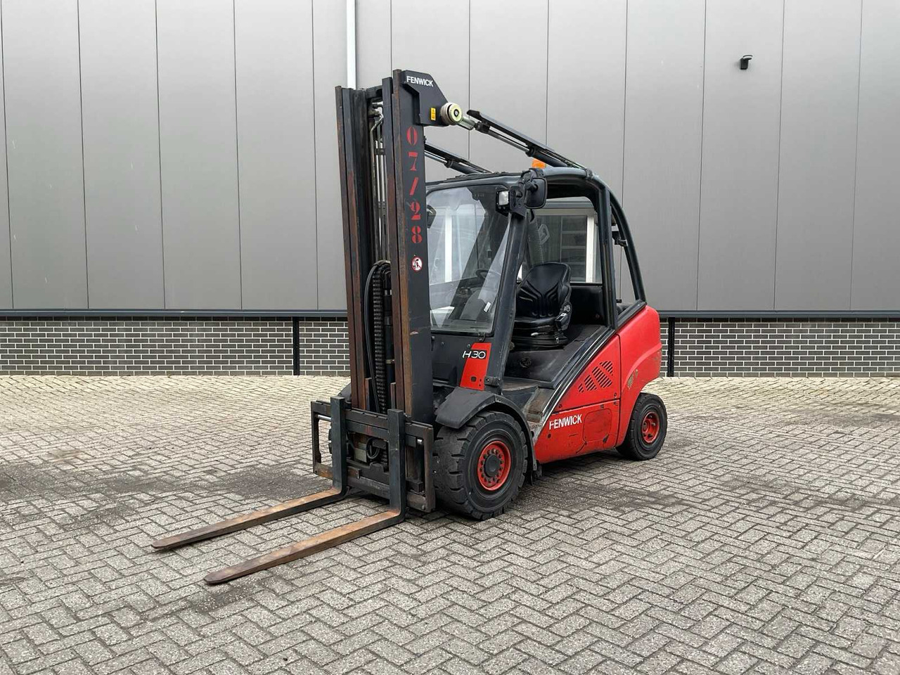 2007 LINDE H30D FORKLIFT - Forklift: picture 1 2007 LINDE H30D FORKLIFT - Forklift: picture 1