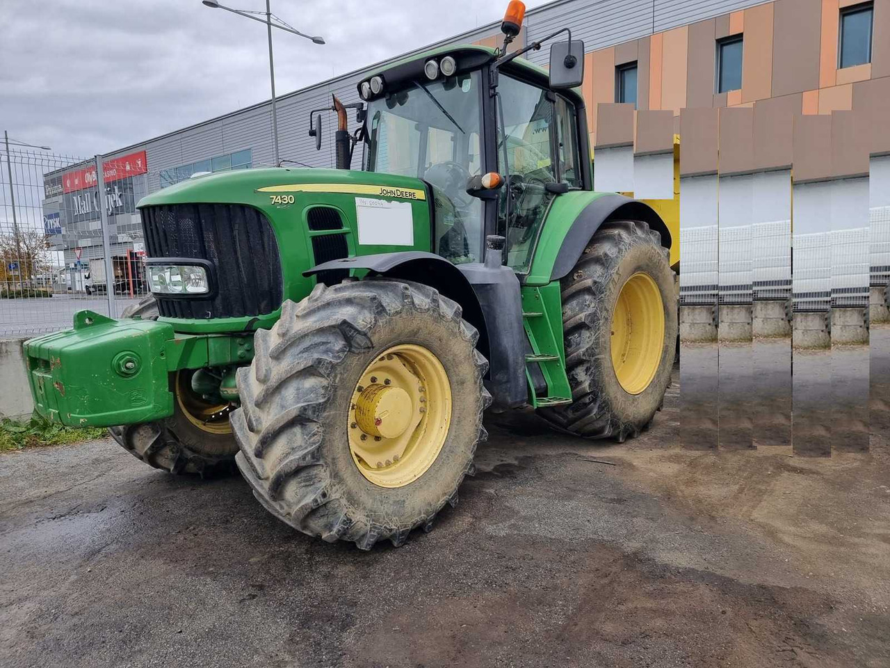 2009 -JOHN DEERE - 7430 MW2 CD44 - 4-WHEEL DRIVE TRACTOR - Farm tractor: picture 1 2009 -JOHN DEERE - 7430 MW2 CD44 - 4-WHEEL DRIVE TRACTOR - Farm tractor: picture 1