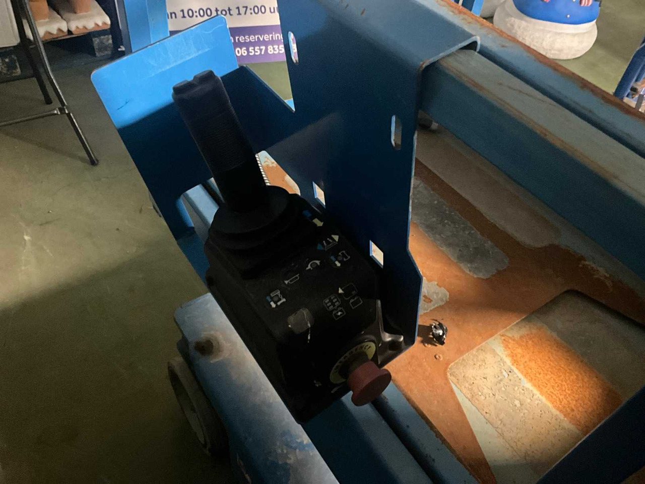 2011 GENIE GRC-12 AERIAL PLATFORM - Aerial platform: picture 4 2011 GENIE GRC-12 AERIAL PLATFORM - Aerial platform: picture 4