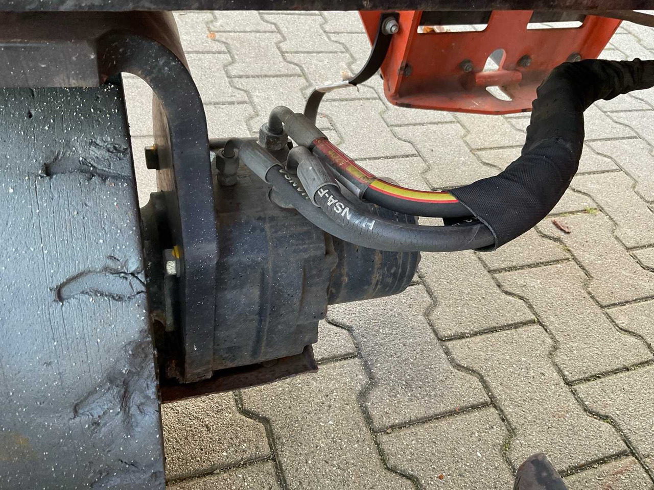 Aerial platform 2013 HOLLAND LIFT HL-11816 AERIAL PLATFORM: picture 20 Aerial platform 2013 HOLLAND LIFT HL-11816 AERIAL PLATFORM: picture 20