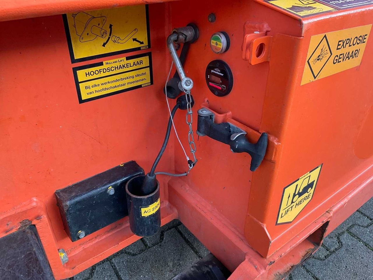 Aerial platform 2013 HOLLAND LIFT HL-11816 AERIAL PLATFORM: picture 11 Aerial platform 2013 HOLLAND LIFT HL-11816 AERIAL PLATFORM: picture 11