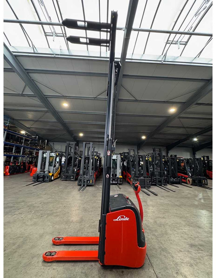 2014 SERVICE +UVV 09/2026 LINDE L14 1.400KG TRIPLEX 470CM PALLET TRUCK ANT 1.982 HOURS - Forklift: picture 2 2014 SERVICE +UVV 09/2026 LINDE L14 1.400KG TRIPLEX 470CM PALLET TRUCK ANT 1.982 HOURS - Forklift: picture 2