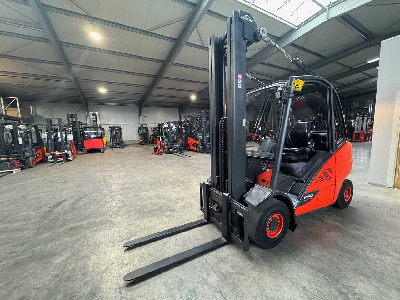 2015 SERVICE + UVV 09/2026 LINDE H30T 3,000KG TRIPLEX 645CM GAS FORKLIFT FORKLIFT 4,066 HOURS - Forklift: picture 1 2015 SERVICE + UVV 09/2026 LINDE H30T 3,000KG TRIPLEX 645CM GAS FORKLIFT FORKLIFT 4,066 HOURS - Forklift: picture 1