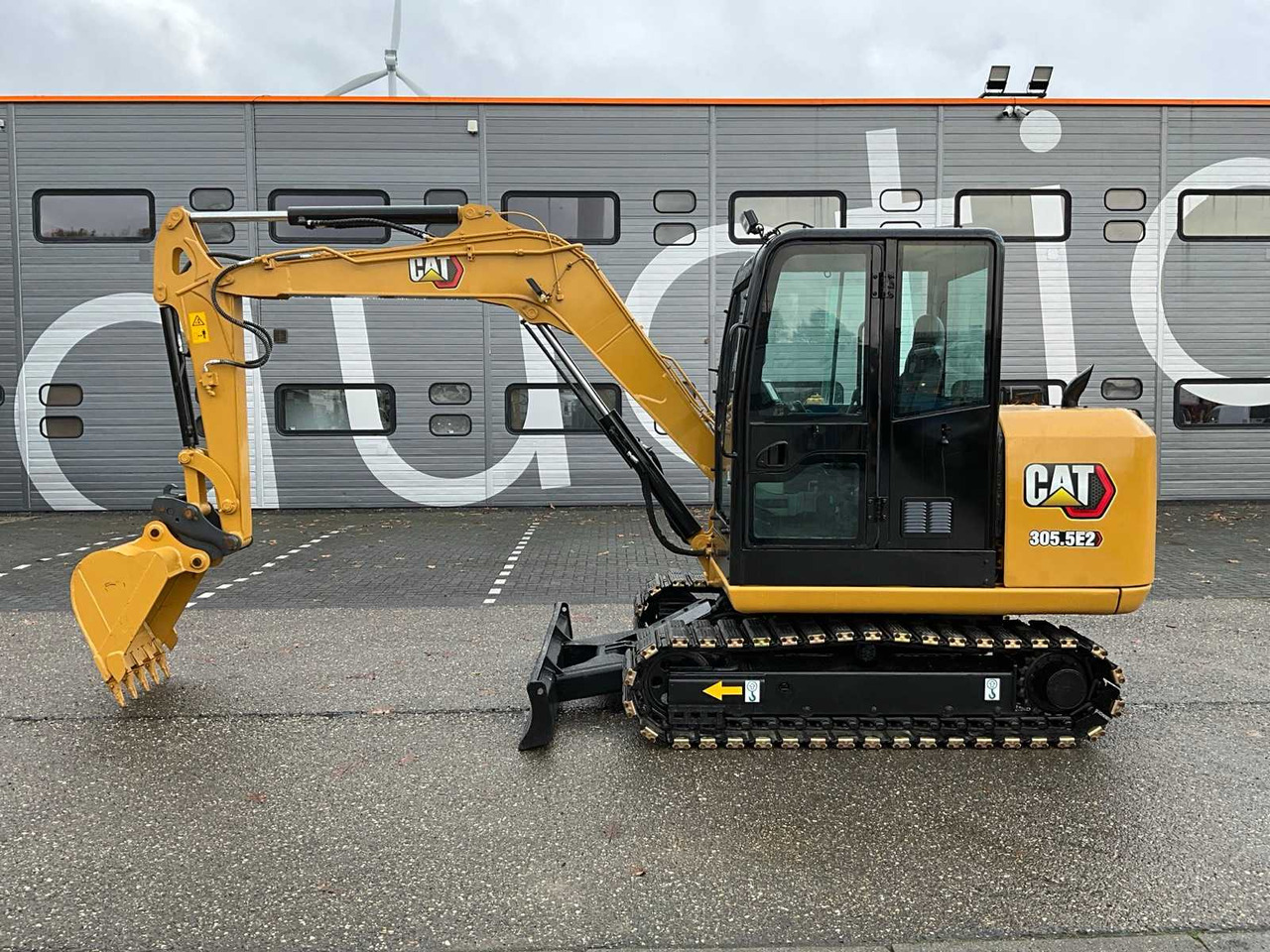 2016 CATERPILLAR 305.5E2 MIDI EXCAVATOR - Excavator: picture 2 2016 CATERPILLAR 305.5E2 MIDI EXCAVATOR - Excavator: picture 2