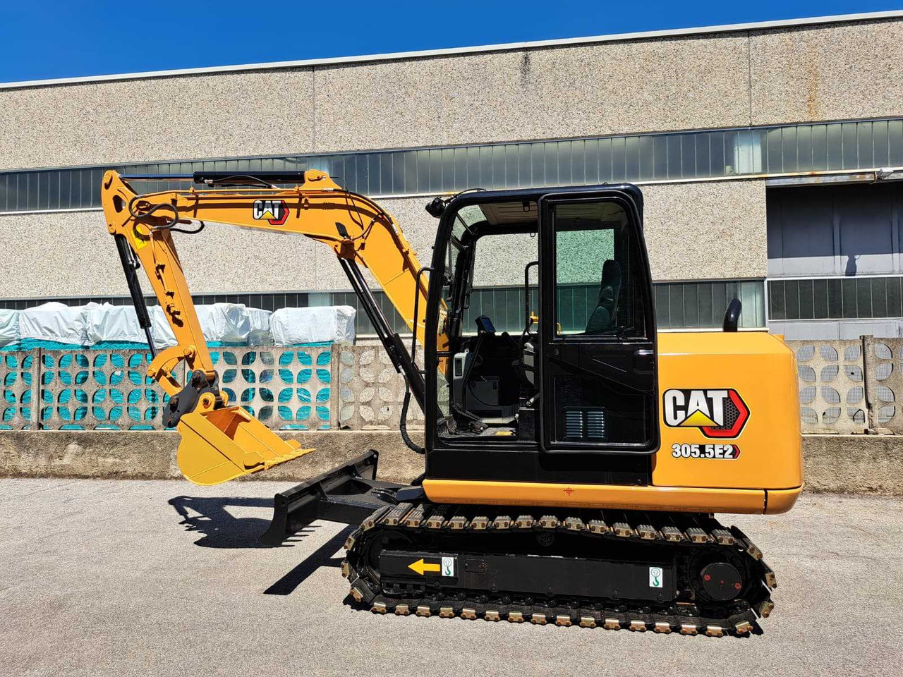 2016 CATERPILLAR 305.5E2 MINI EXCAVATOR - Excavator: picture 1 2016 CATERPILLAR 305.5E2 MINI EXCAVATOR - Excavator: picture 1