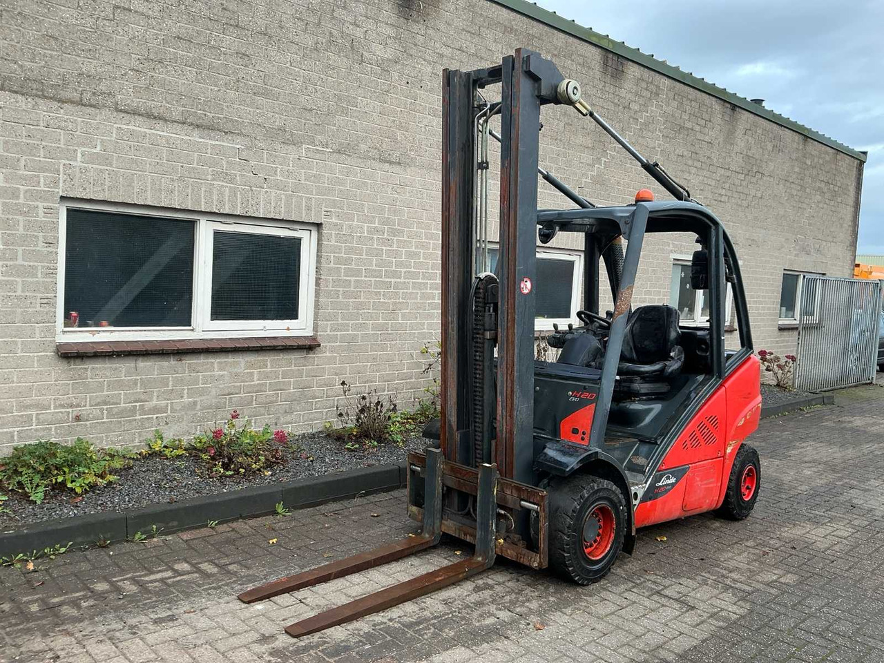 2016 LINDE H20D-02/600 FORKLIFT TRUCK - Forklift: picture 1 2016 LINDE H20D-02/600 FORKLIFT TRUCK - Forklift: picture 1