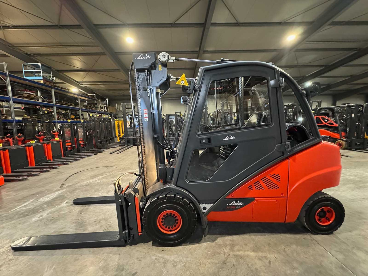2016 SERVICE + UVV 03/2026 LINDE H35T-02 3RD + 4TH + 5TH VALVE FORK ADJUSTER TELESCOPIC FORKS STVZO GAS FORKLIFT 2,595 HOURS - Forklift: picture 1 2016 SERVICE + UVV 03/2026 LINDE H35T-02 3RD + 4TH + 5TH VALVE FORK ADJUSTER TELESCOPIC FORKS STVZO GAS FORKLIFT 2,595 HOURS - Forklift: picture 1